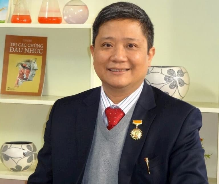 Bác sĩ cơ xương khớp giỏi Nguyễn Vĩnh Ngọc
