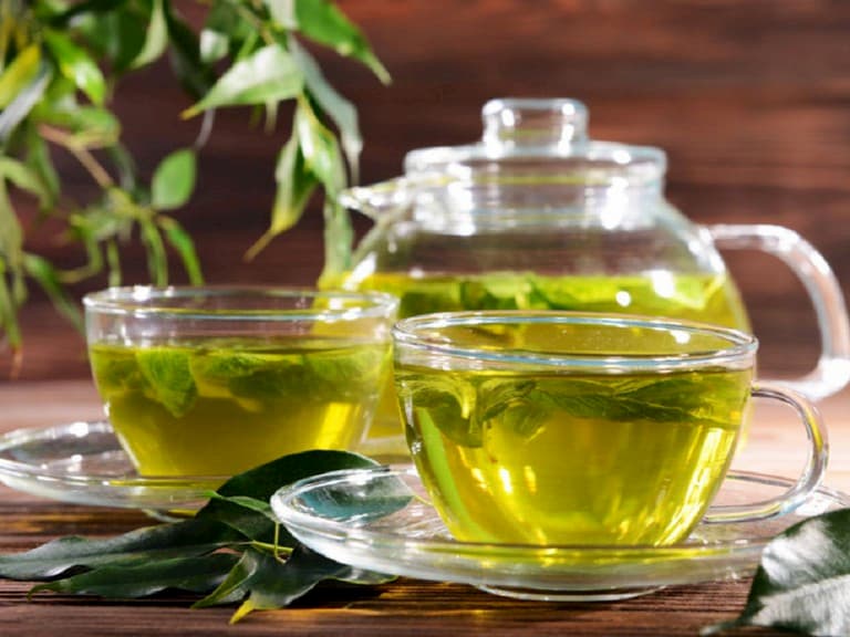 Cách chữa viêm đường tiết niệu tại nhà với trà xanh được nhiều người tin dùng