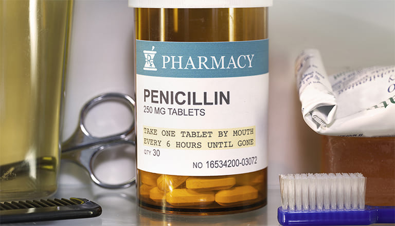 Penicillin thuốc kháng sinh đặc trị viêm đường tiết niệu