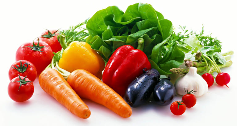 Trong thực đơn cho người viêm da mủ nên bổ sung các loại rau, củ, quả chứa nhiều vitamin