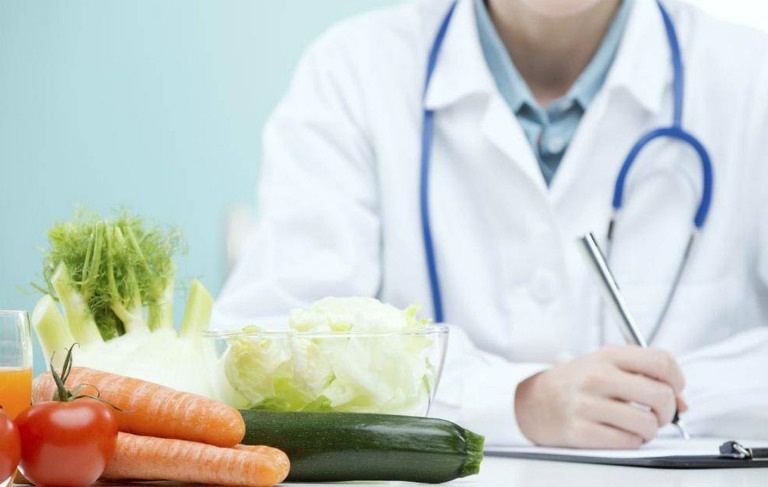 Chế độ dinh dưỡng phù hợp giúp tăng hiệu quả trị bệnh cũng như hỗ trợ phục hồi sức khỏe toàn diện