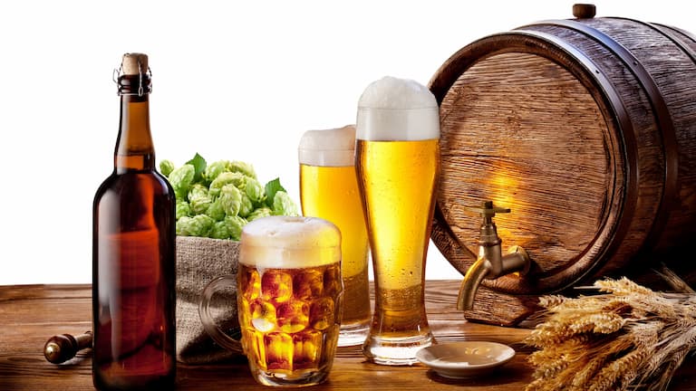 Người bệnh không nên sử dụng các đồ uống chứa cồn như bia và rượu