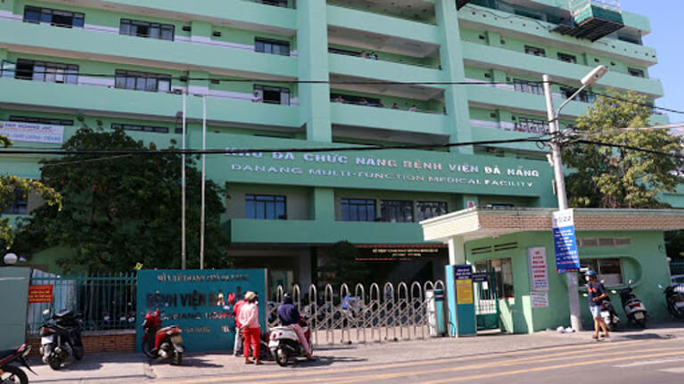 Khám và điều trị tiểu buốt tại khoa Tiết niệu - Bệnh viện Đà Nẵng