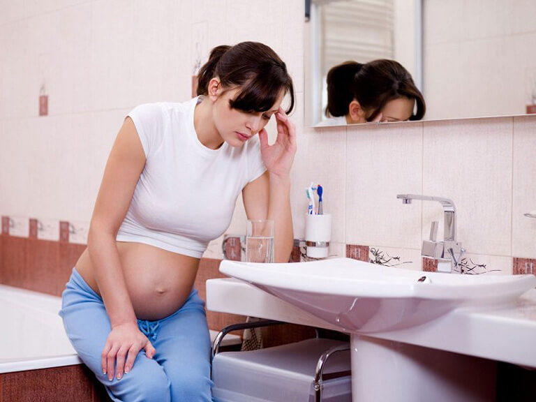 Quá trình thay đổi nội tiết trong cơ thể dẫn tới tình trạng tiểu rắt khi mang thai