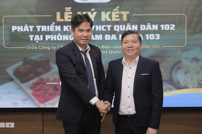 Ông Nguyễn Văn Bằng (Chủ tích HĐQT Vietmecgroup) và ông Lê Quốc Tuấn (Chủ tịch HĐQT Công ty TNHH 103 Quốc tế)