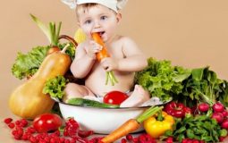 Trẻ bị viêm da cơ địa kiêng ăn gì, nên ăn giúp bệnh mau khỏi?