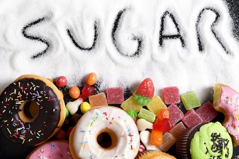 Bệnh nhân không nên ăn quá nhiều các loại thực phẩm chứa đường