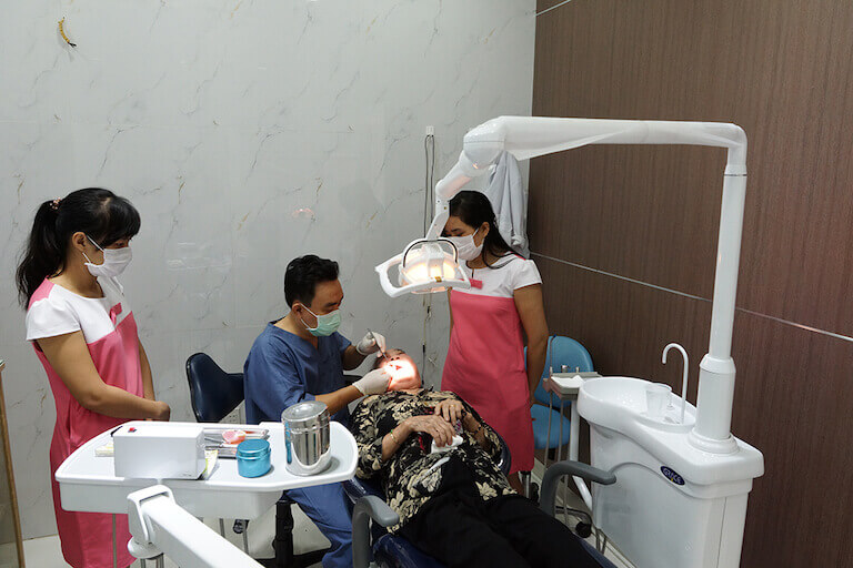 Nha khoa Đăng Lưu 2 nổi tiếng với lĩnh vực cấy ghép Implant và niềng răng