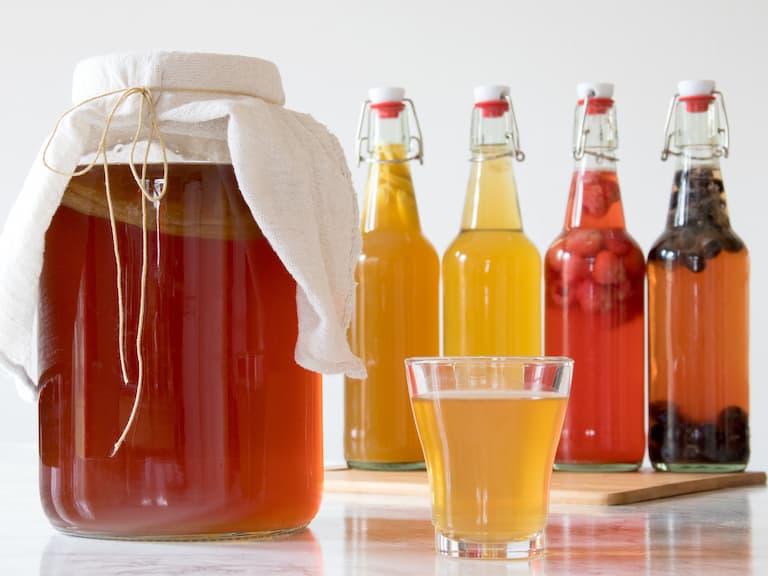 Nước uống tốt cho sức khỏe kombucha đang là xu hướng mới nhất