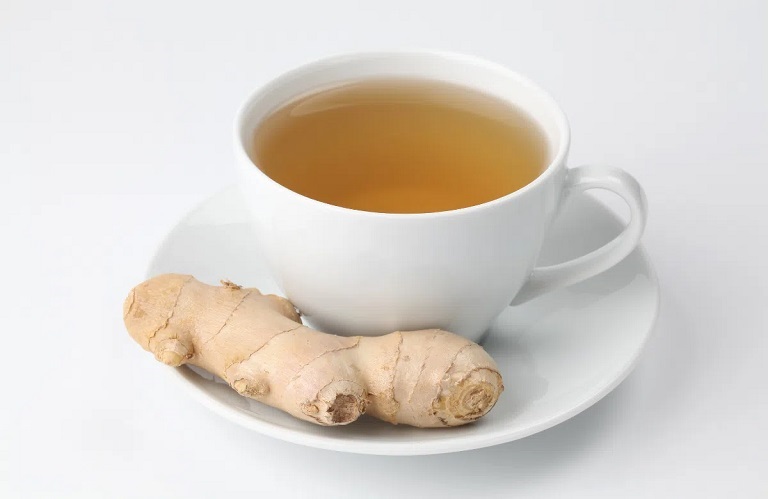 Uống trà gừng giúp cải thiện tình trạng nổi mề đay