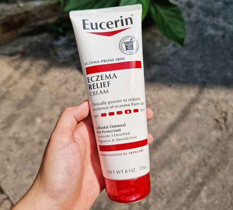 Sản phẩm Eucerin Eczema Relief Body Cream giúp dưỡng ẩm, giảm ngứa da